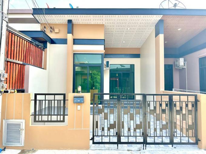 มบ.แสนมณีบรีซอมตะบ้านเก่า พานทอง วัดศรี