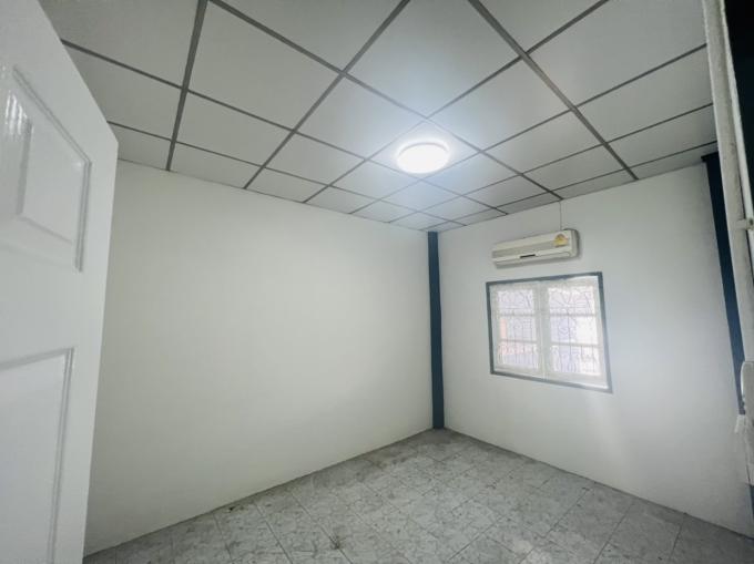 หมู่บ้าน กิตติวรรณ ทาวน์เฮ้าส์ อ่างศิลา เสม็ด  ใกล้จาน 2 บาท ภาพที่ 4