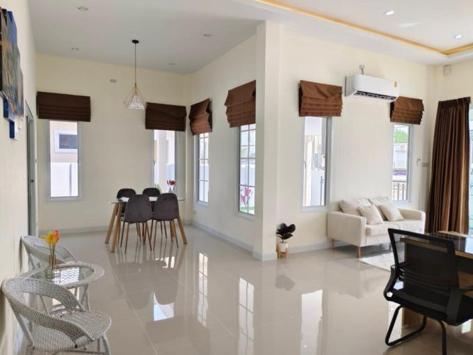 บ้านเดี่ยวหลังใหญ่ มีพื้นที่รอบบ้าน พิกัด หนองขยาด พนัสนิคม ภาพที่ 4