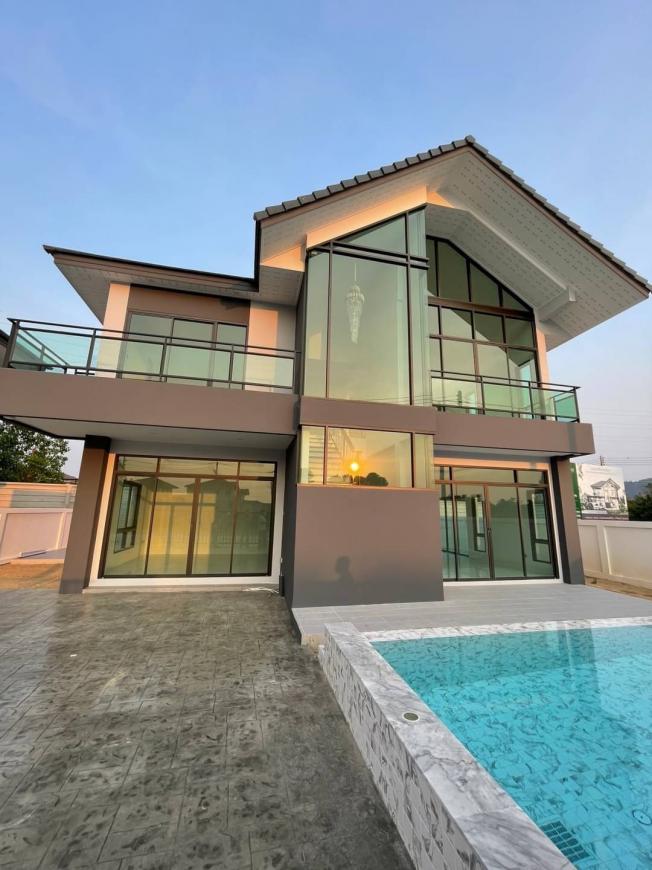 บ้านพรีเมียม ส่วนตัว ฟังก์ชั่นครบ Grandiose Ville Bangsaen  ภาพที่ 2