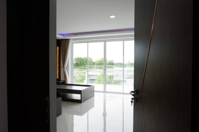 บ้านเดี่ยวหรู 2 ชั้นโครงการปาล์ม เลคไซด์ วิลเลจ พัทยา (ติดอ่างเก็บน้ำมาบประชัน)  โกดังบ้าน  ภาพที่ 11