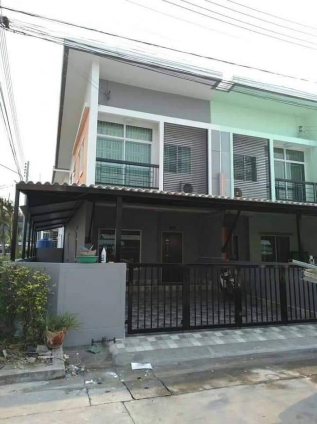 หมู่บ้านประภัสสรพรีซีโอ4(อมตะชลบุรี) บ้าน ทาวน์เฮ้าส์2ชั้นหลังมุม 