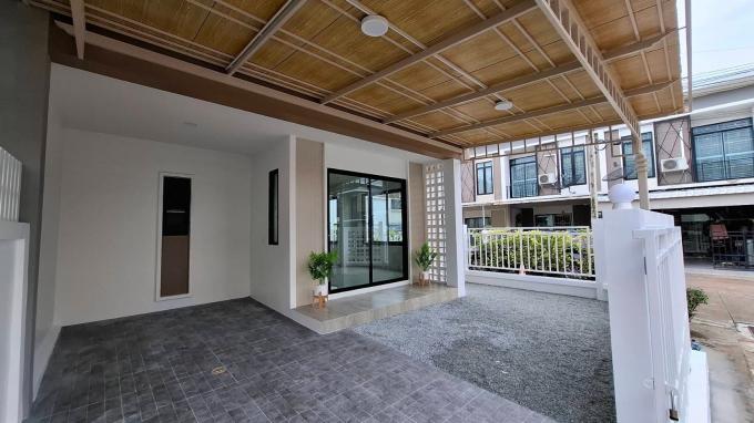 ขายบ้านหมู่บ้านเดอะเซ็นทรัล 3 ศรีราชาบ้านหลังมุม ภาพที่ 4