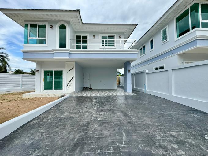 บ้านเดี่ยว 2 ชั้นใกล้โรงเรียนอนุบาลชลบุรี M-KJ ภาพที่ 2