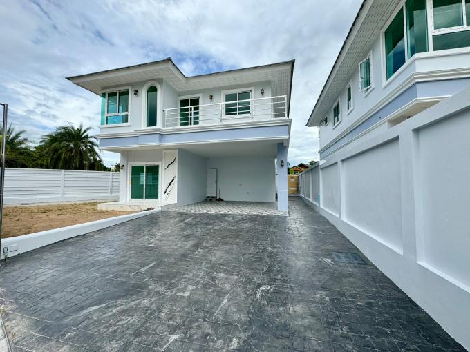 บ้านเดี่ยว 2 ชั้นใกล้โรงเรียนอนุบาลชลบุรี M-KJ ภาพที่ 3