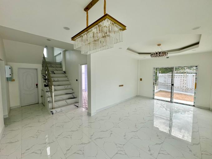 บ้านเดี่ยว 2 ชั้นใกล้โรงเรียนอนุบาลชลบุรี M-KJ ภาพที่ 9