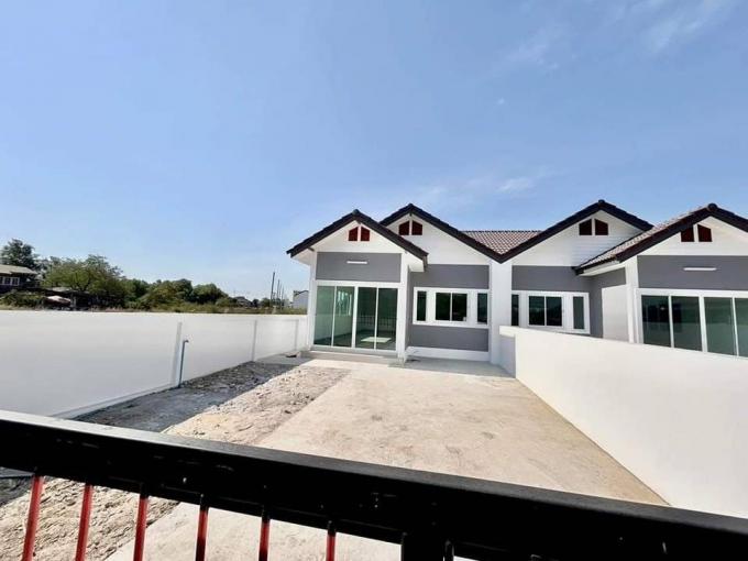  ขายบ้านแฝดสไตส์ บ้านเดี่ยว คลองตำหรุ ซอยวัดบุญญราศรี ใกล้อมตะนิคมเฟส   2,3,4  RAY  ภาพที่ 8