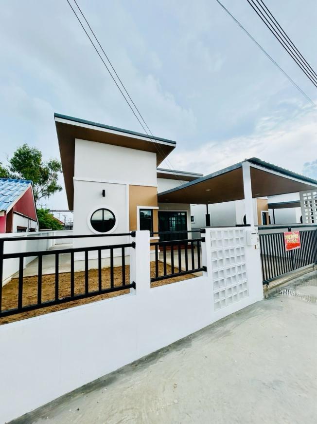 ขายบ้าน โครงการเลิศรัตน์ วิลล์ 4  นิคมอุตสาหกรรมปิ่นทอง 2 ,3 ,4 ,  นิคมอุตสาหกรรมเครือสหพัฒน์ , ร.ร.วังค้อ  , บ่อวิน ,  วัดหนองปรือ ภาพที่ 2