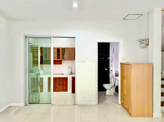 ขายบ้าน  หมู่บ้านกีรดา บ้านแฝดหลังริมทำเลดี​ บนถนนเลี่ยงหนองมน ใกล้ทั้งสุขุมวิทและมอเตอร์เวย์  พี่แจง ภาพที่ 6