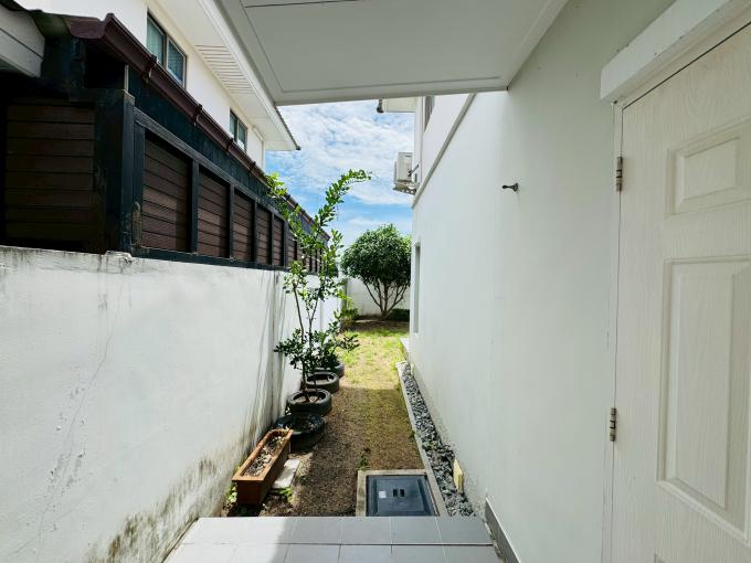 ขายบ้าน บ้านแฝด 2 ชั้น หมู่บ้านไลฟ์ซิตี้โฮม 2 สุขุมวิท-อ่างศิลา PEH ภาพที่ 10