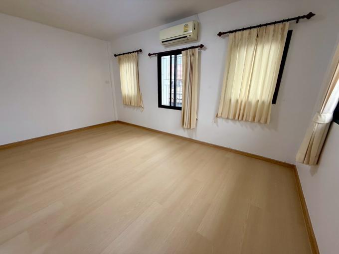 ขายบ้าน หมู่บ้านแฟมิลี่แลนด์ นาป่า  หลังมุม  ภาพที่ 3
