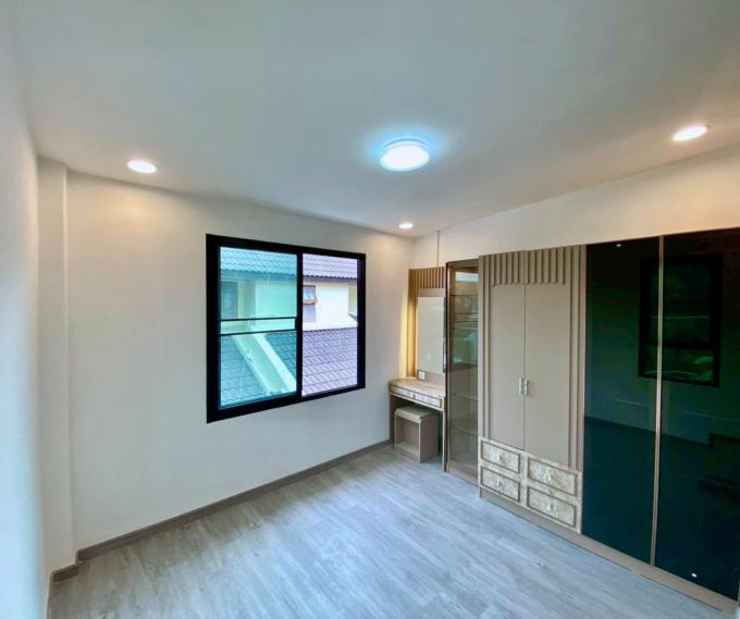 ขายบ้าน บ้านเดี่ยว 2 ชั้น  มบ.สุขกมล  ศรีราชา ซอยอัสสัมชัญ  เก้ากิโล ภาพที่ 11