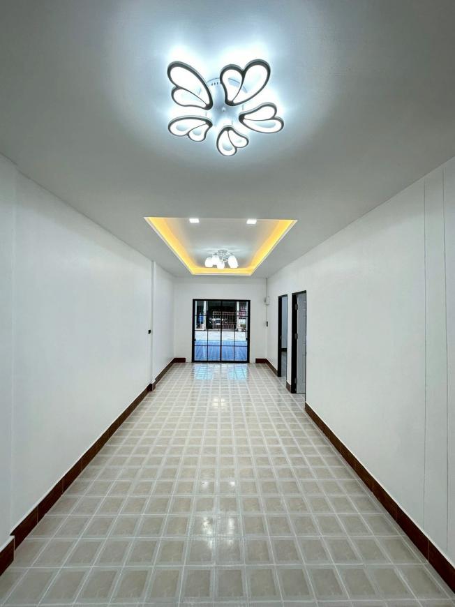 ขายบ้าน หมู่บ้าน สุขสมพงศ์ เครื่อ สหัพัฒน์ รีโนเวทใหม่ทั้งหลัง  ภาพที่ 5