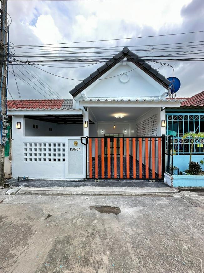 ขายบ้าน หมู่บ้าน สุขสมพงศ์ เครื่อ สหัพัฒน์ รีโนเวทใหม่ทั้งหลัง ขาย 1.85 ล้าน