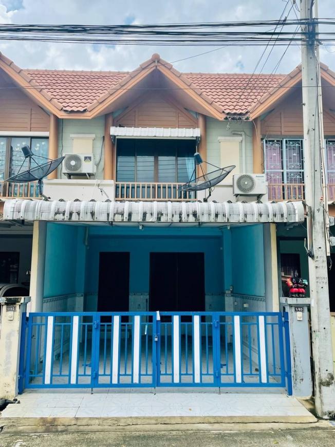 หมู่บ้านลินดาเฮาส์ ถนนศุขประยูร ตำบลหนองกะขะ