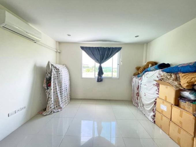 ขายบ้าน  หมูู่บ้านเหมืองทองทาวน์โฮม 4 (เหมือง,บางแสน) ขายตามสภาพ  ภาพที่ 3