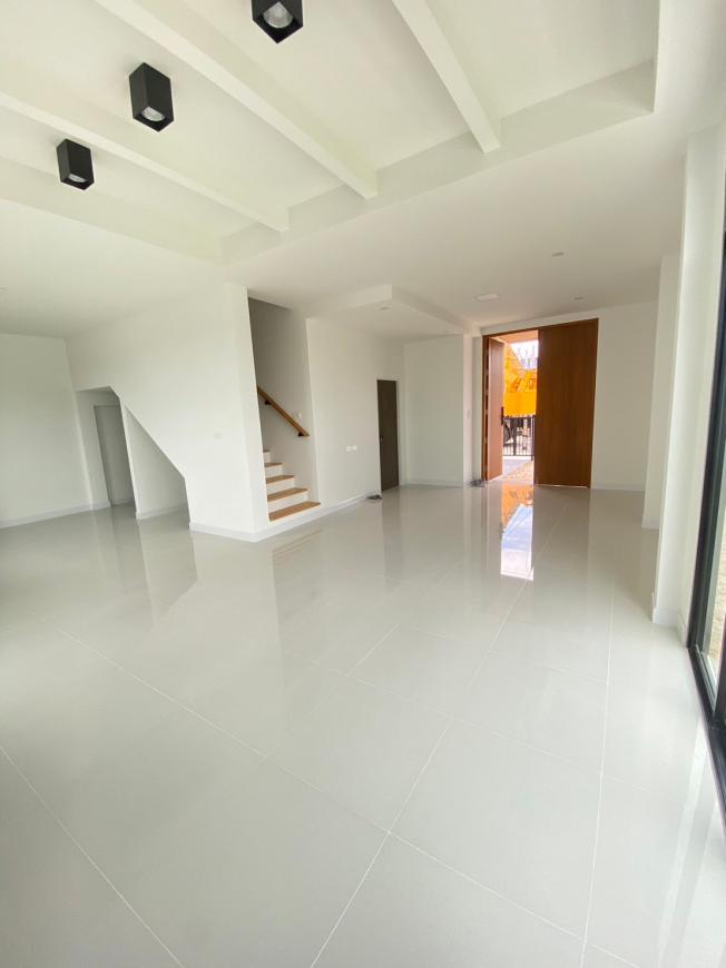 ขายบ้านแฝด สไตล์โมเดิร์น พิกัดนาป่ามือ 1   (หญิง) ภาพที่ 6