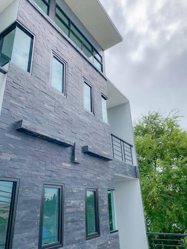 บ้านสไตล์โมเดิร์นลอฟท์ 4 ชั้น ภาพที่ 19