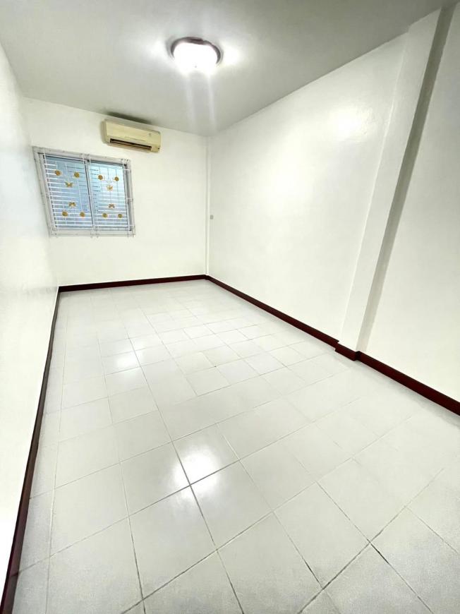 ขายบ้าน  หมู่บ้าน หทัยกาญ แปลงริม ทำเลดีมาก รีโนเวททั้ง  ภาพที่ 8