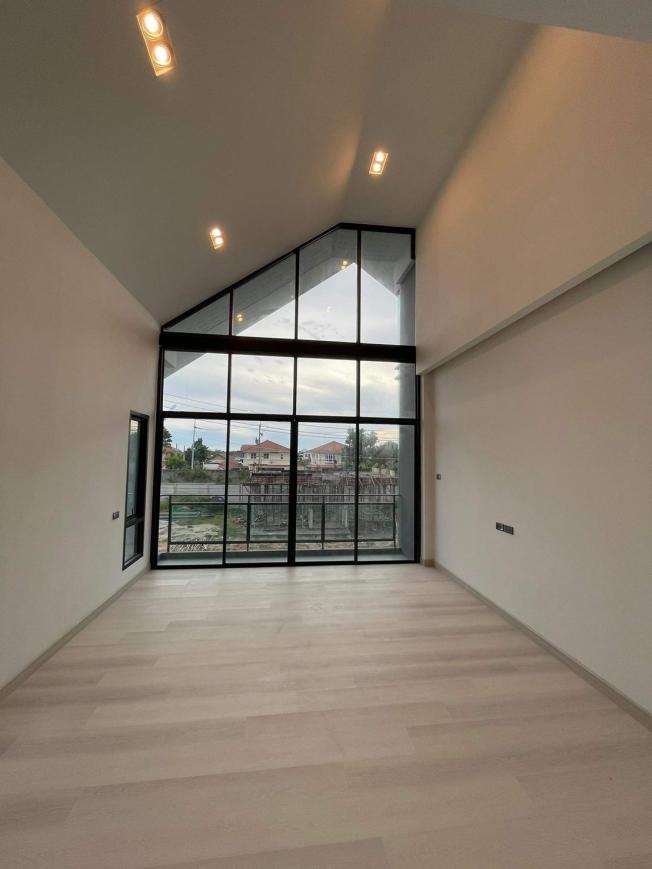 บ้านเดี่ยวระดับ Luxury สไตล์ modern Tropiacl  บางเเสน ภาพที่ 8