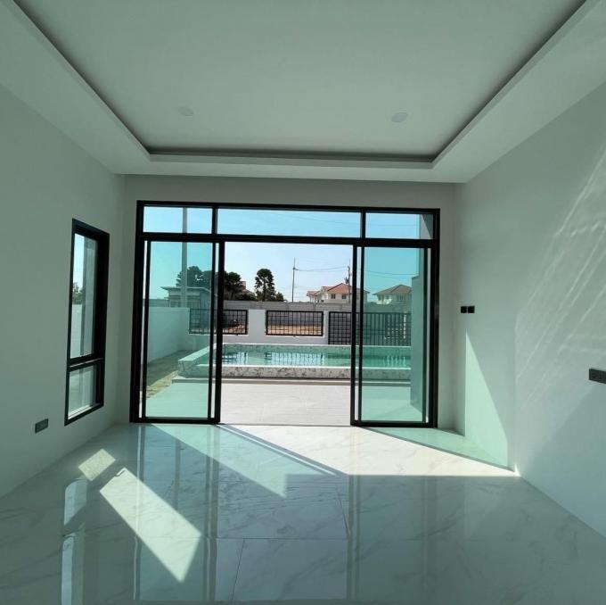 บ้านเดี่ยวระดับ Luxury สไตล์ modern Tropiacl  บางเเสน ภาพที่ 5
