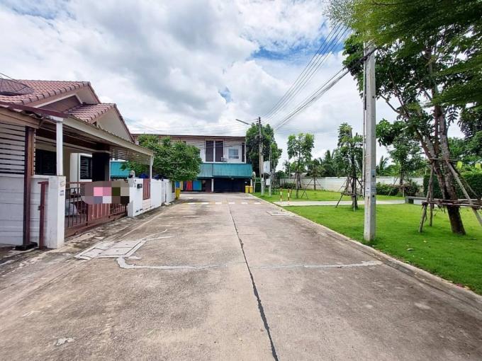 ขายบ้านแฝดหมู่บ้านแสนมณี  บ้านเก่าพานทอง ภาพที่ 3