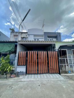 บ้านทาวน์เฮ้าส์สองชั้น  นาป่า ซอยก๋วยเตี๋ยวเป็ด ห่างจากถนนสุขประยูร 200 เมตร