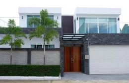 บ้านเดี่ยวหรู 2 ชั้นโครงการปาล์ม เลคไซด์ วิลเลจ พัทยา (ติดอ่างเก็บน้ำมาบประชัน)  โกดังบ้าน 